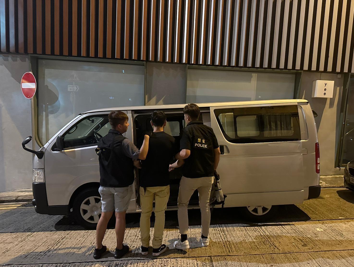 雷霆2023｜警太平山街截查22歲可疑男　身上搜出35克大麻