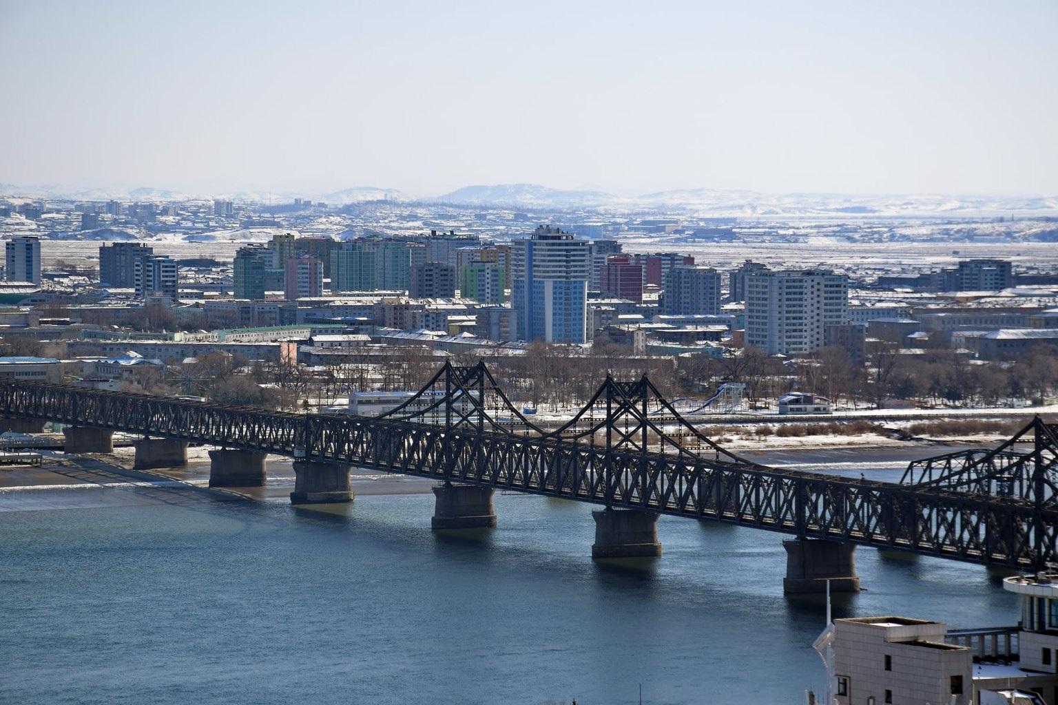 連接北韓新義州與中國丹東的中朝友誼大橋。(網上圖片)
