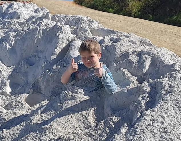 吸入石灰粉死亡