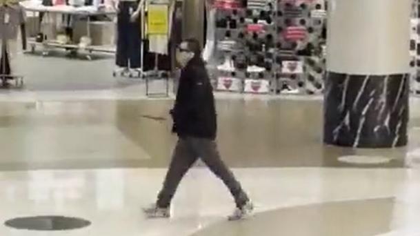 南韓城南市書峴站的商場發生斬人案。(影片截圖)