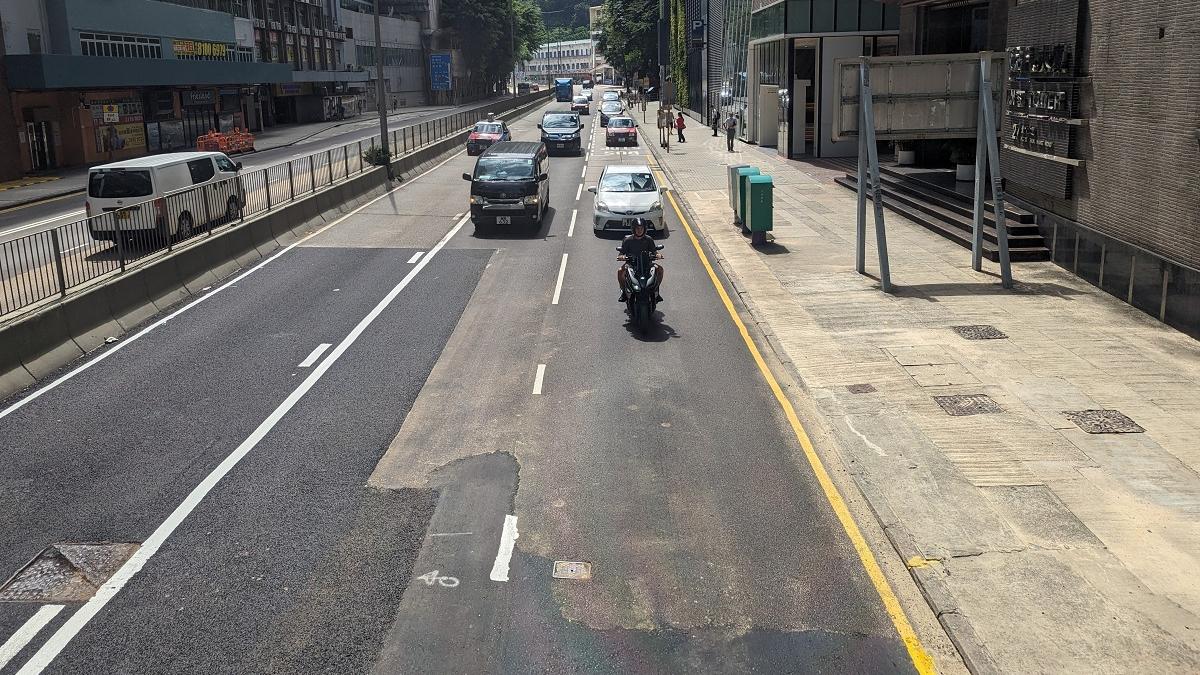 黃竹坑道爆水管完成搶修，往香港仔隧道方向已全線解封。(羅庸軒攝)