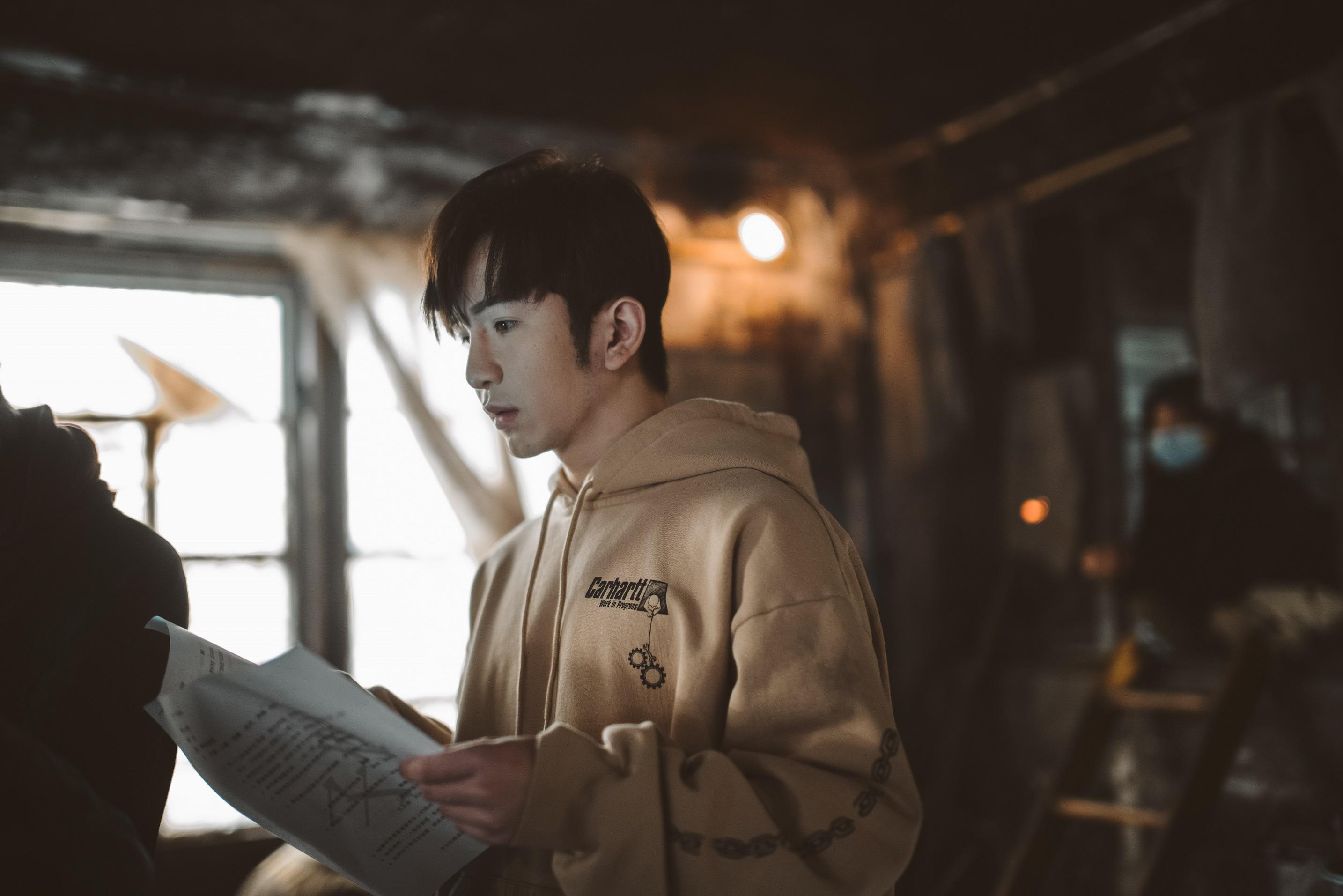 釀魂｜盧瀚霆拍動作戲獲姜大衛教路 為求入戲與陳紫萱零交流