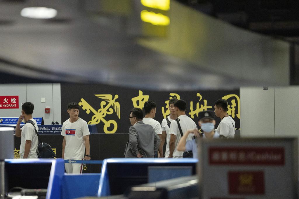 早前北韓運動員經中國外出參與比賽。(美聯社)