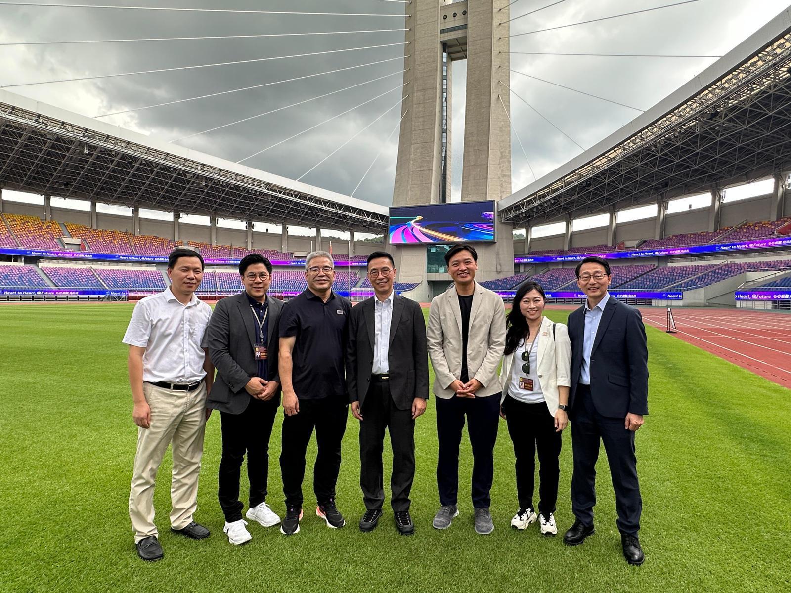 立法會事務委員會參觀杭州亞運村 鄭泳舜：中旅社將在港銷售杭州亞運門票