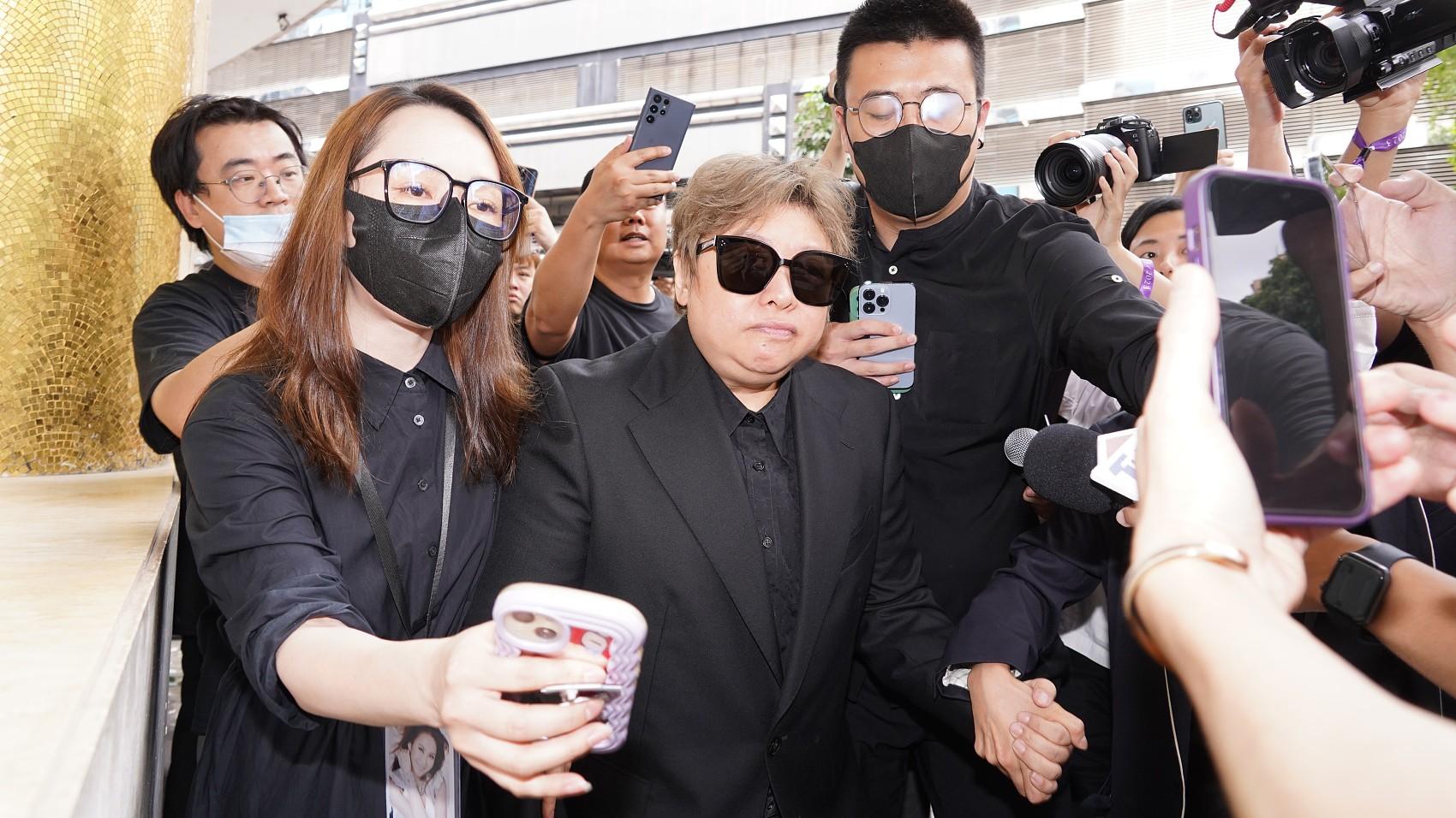 韓紅來港送別李玟不忘北京水災 與CoCo因節目而結緣