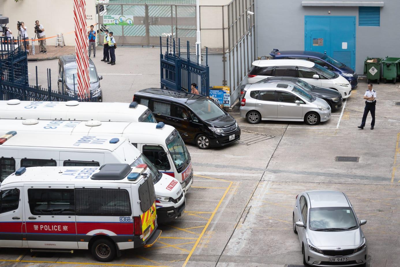 12港人案｜鄧棨然內地刑滿返港應訊　還押至11月2日再訊  (蘇文傑攝)