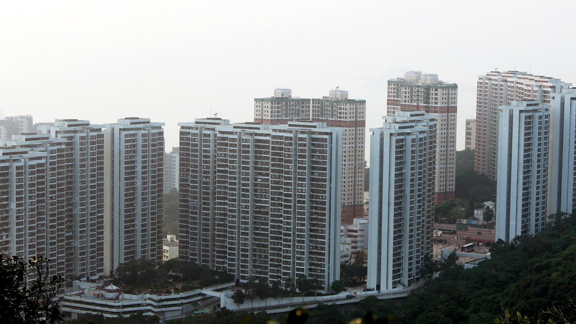 二手樓成交｜置富花園三房移民盤去年放售突喊停 上月劈價再賣 累減191萬沽