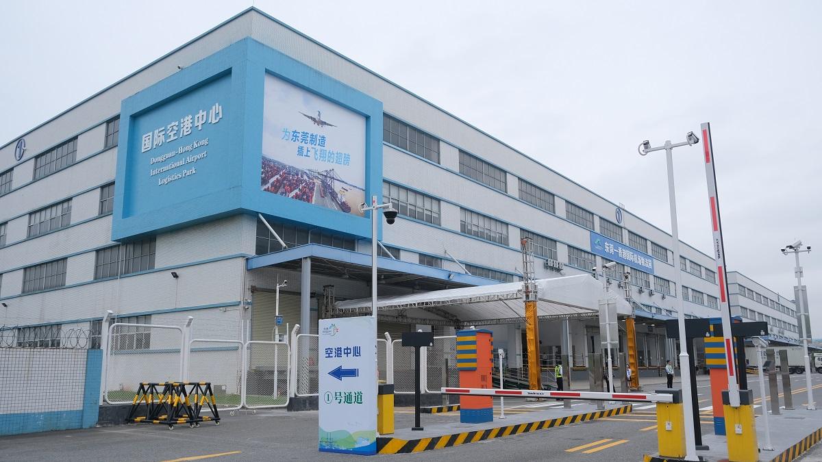 東莞至香港國際空港中心運作已超過100日。(資料圖片／羅庸軒攝)