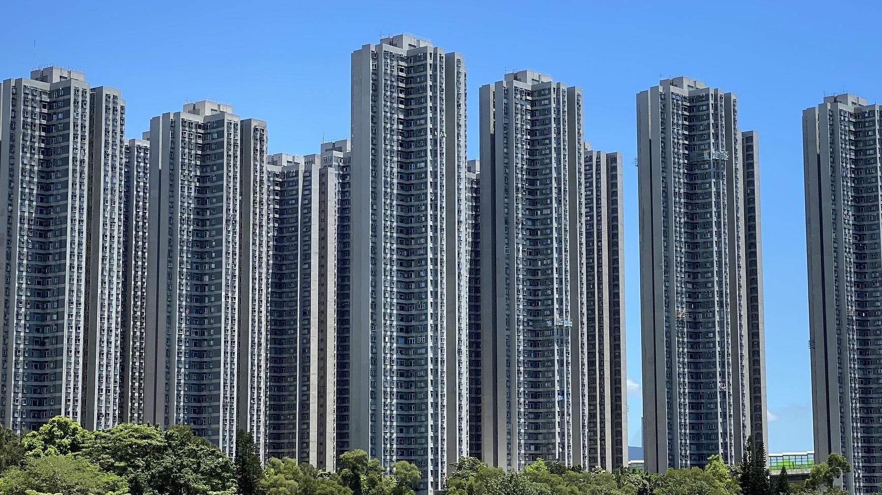 荃灣海濱花園靚裝兩房，滿3年額印稅期不久即放盤，新近以475萬元易手，原業主帳面損手45萬元。