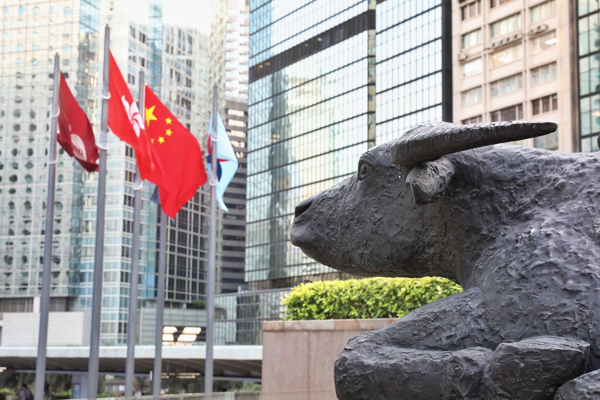 港股收市｜恒指挫387點 北水120億掃貨 國藥染藍即挫8%