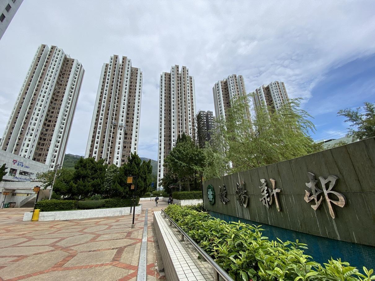荃灣區睇樓量回升，按月同期升約一成，其中綠楊新邨一伙中層三房戶，最新呎價僅約11,684元，屬近年低水平。