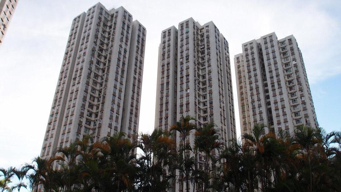 屯門居屋美樂花園本月暫錄2宗成交，呎價均低於8,000元，按月急挫11%。