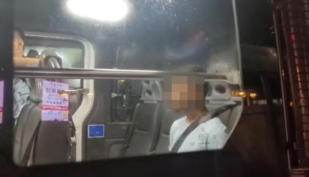 南亞幫打劫2同鄉，尖沙咀飛車逃走失事1男被捕。(電視截圖)