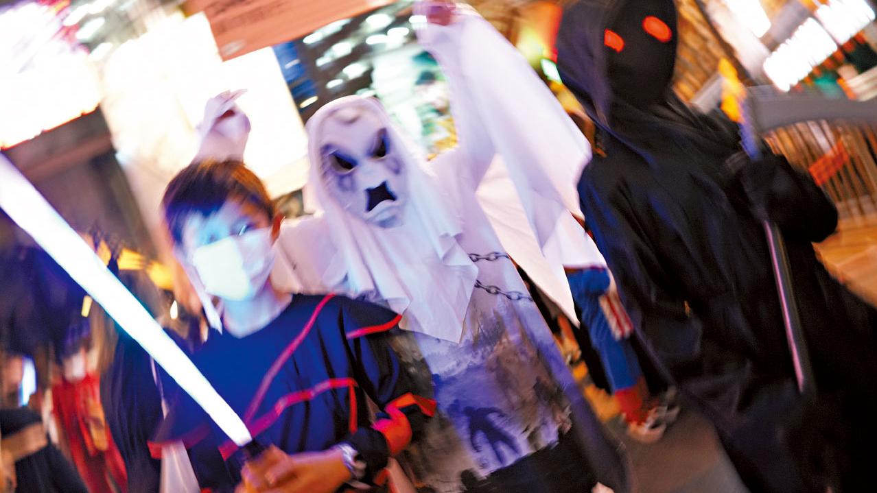 am專題｜夜繽紛首周末 北上港人與8月相若 學者：吸客力弱 倡攻節日活動