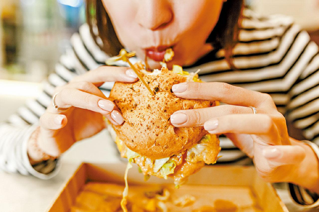 食得過急 引發胃酸倒流？