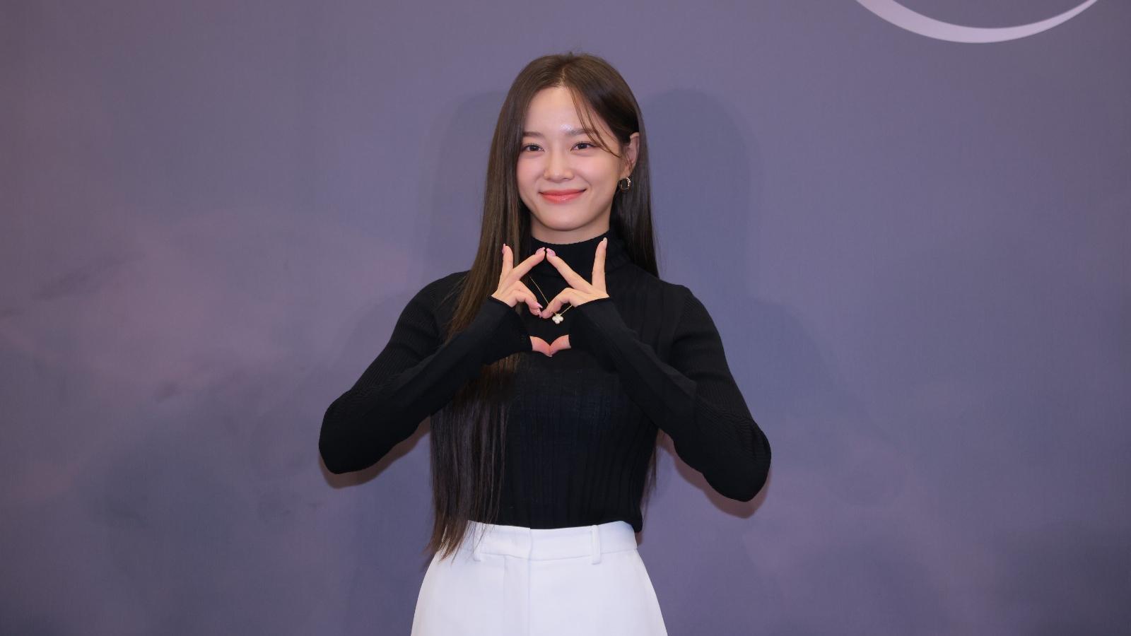 金世正中秋來港 現身發布會人潮擠滿兩層商場