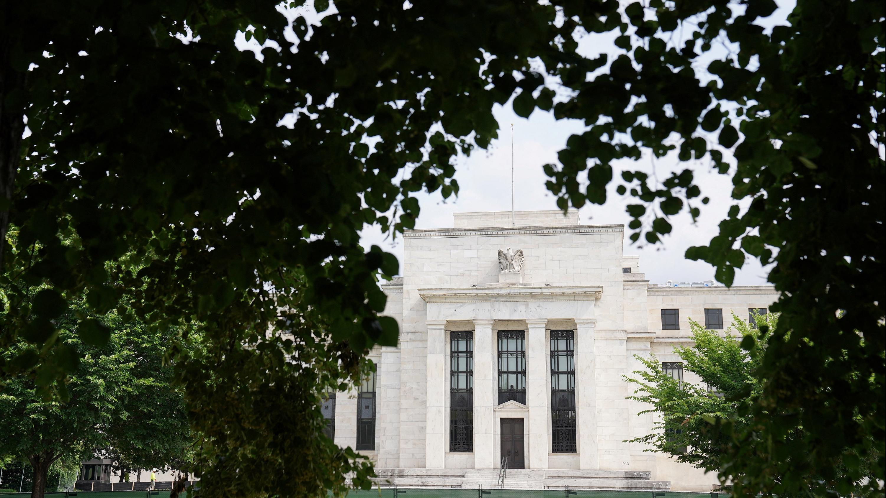 沃勒：可能再加息一次