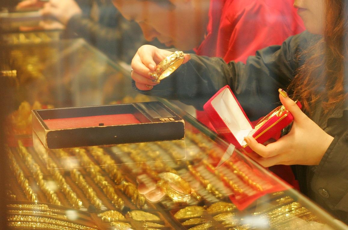 黃金可布局做多