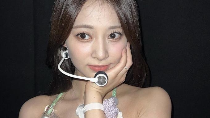 子瑜@TWICE被隊友摸patpat嚇一嚇