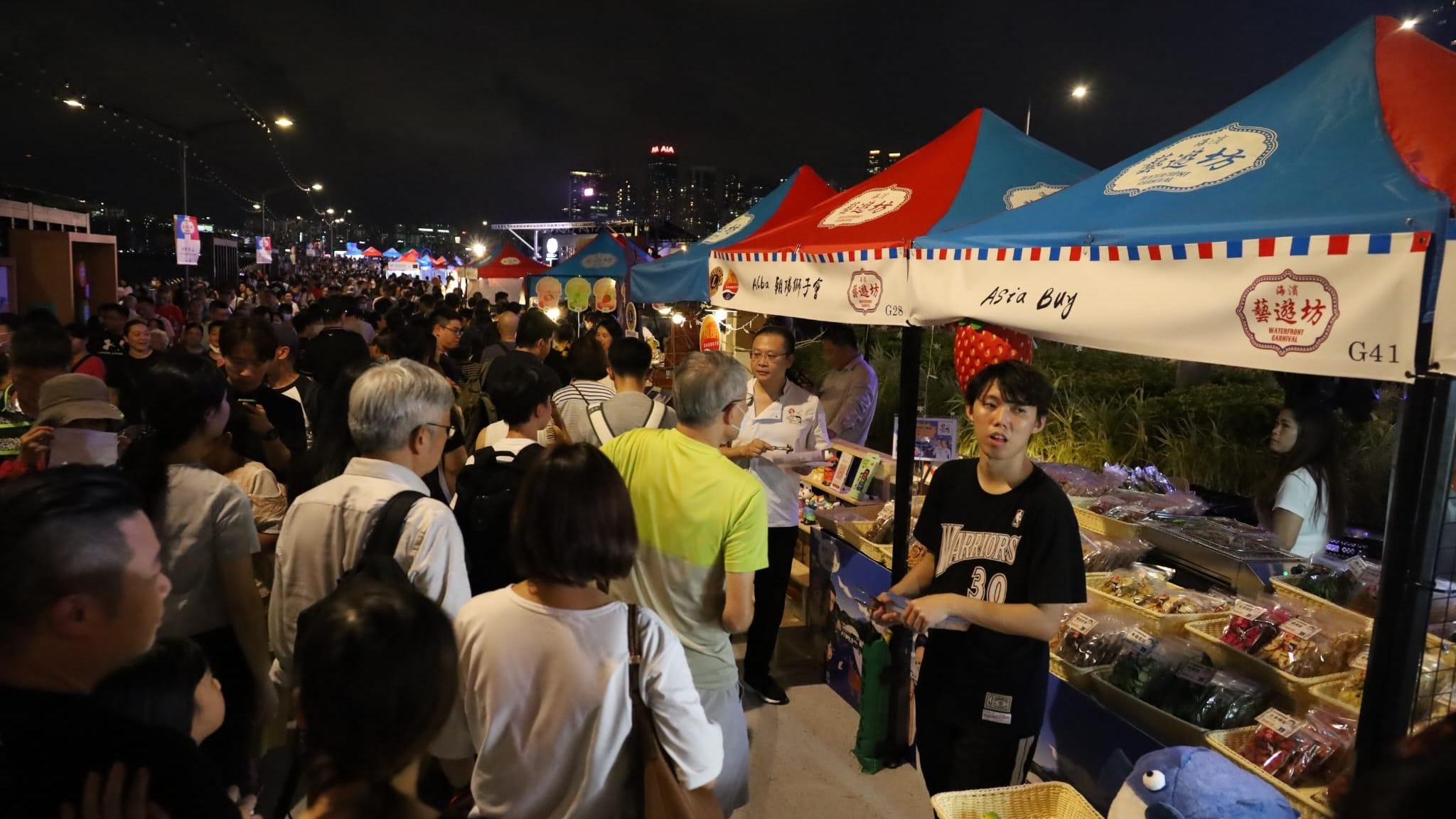 香港夜繽紛｜海濱發展小組：簽訂協議時已提到國慶要暫停營業一段時間　商戶簽署時已知