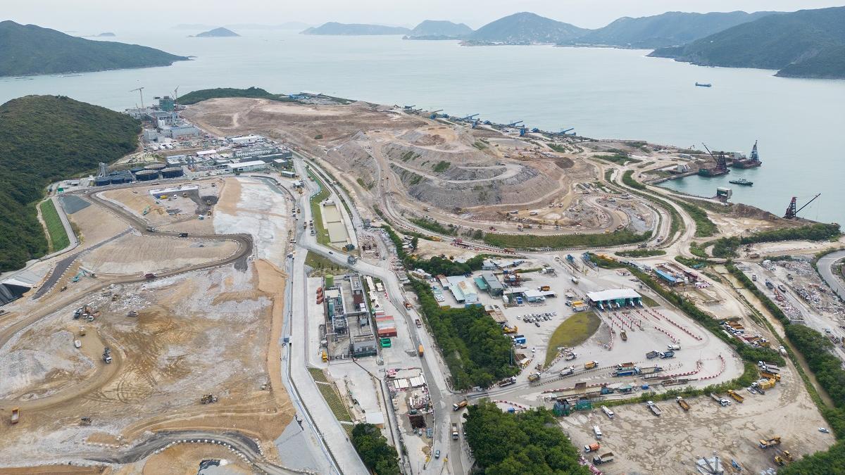 政府擬於將軍澳堆填區設置大型太陽能發電場。(資料圖片)