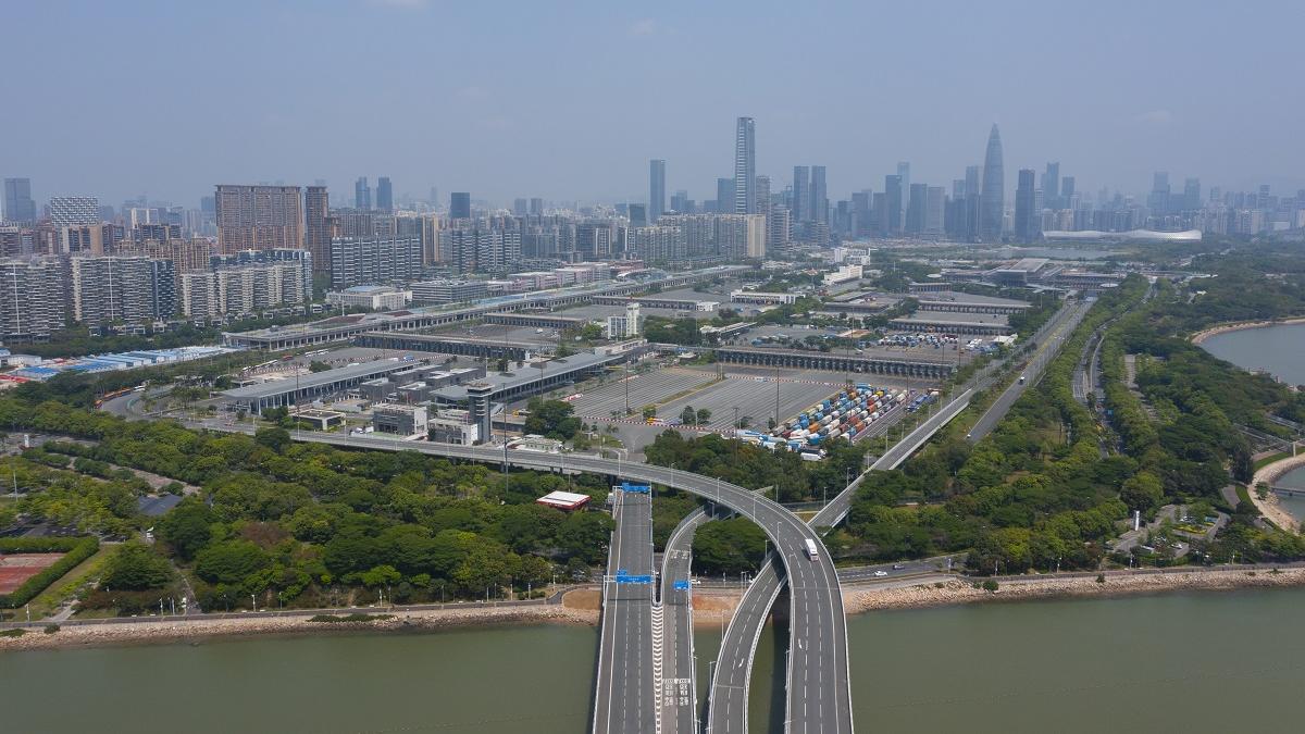 港府擬建的港深西部鐵路，據報除港鐵外還有3間公司參與公開招標。(資料圖片)