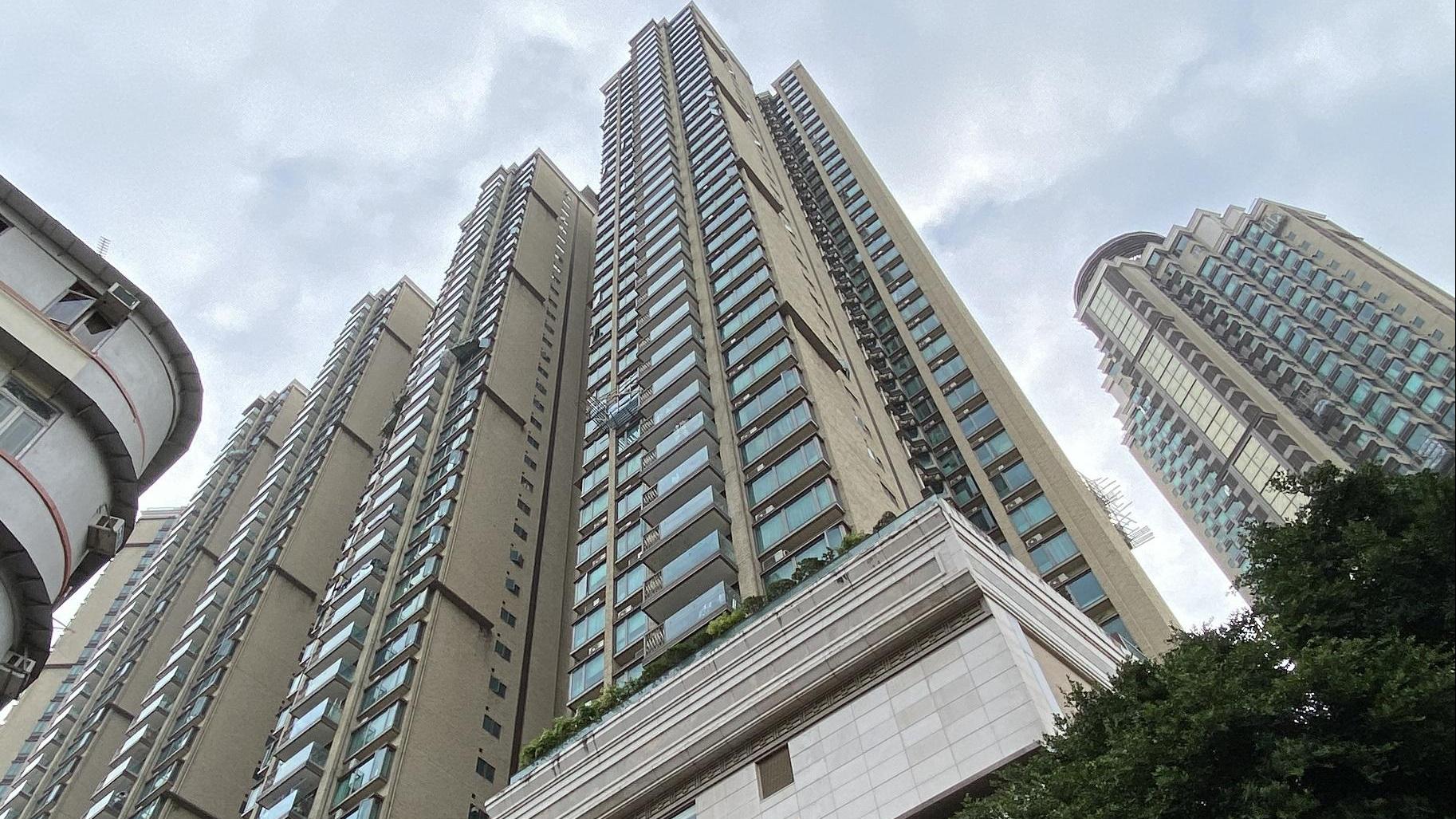 何文田豪宅盤半山壹號，最新錄四房雙套戶蝕讓成交個案。