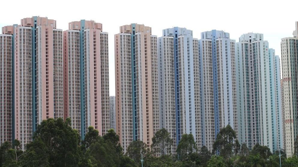 天水圍居屋天富苑中層三房戶，最新獲綠表客以388萬承接，呎價5,969元。