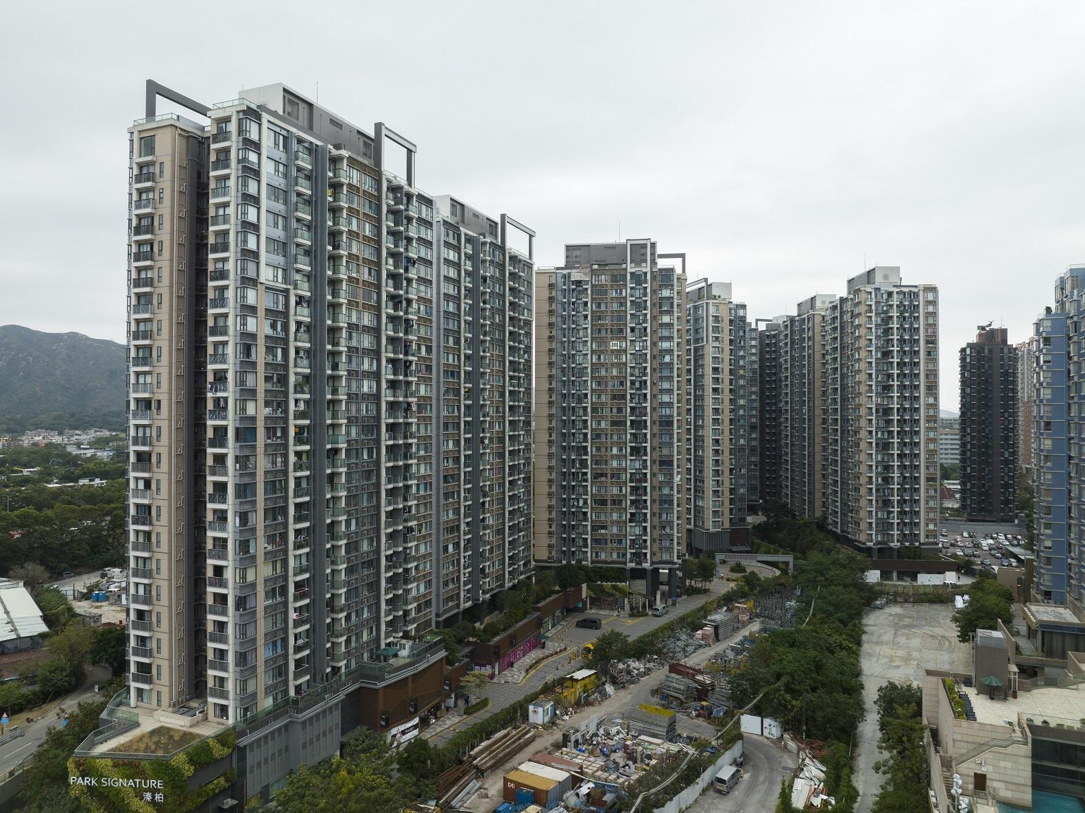 元朗溱柏兩房連儲物房戶，最新以628萬元易手，原業主5年帳蝕100萬元。