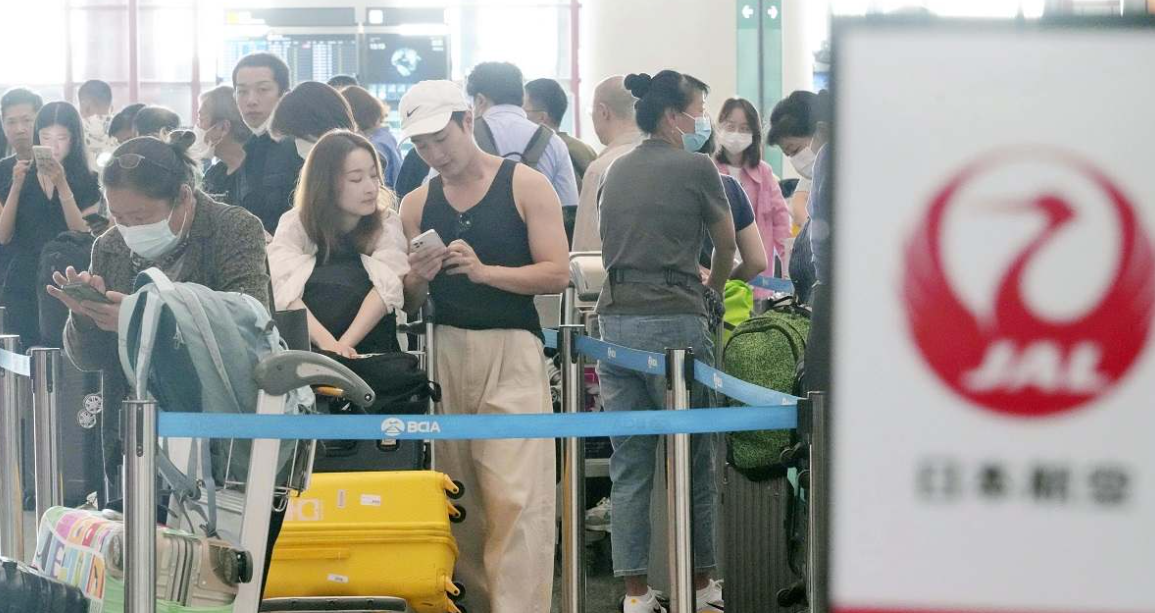 有日本傳媒指在中國黃金周期間，由中國飛往日本的航班仍座無虛席，日本成為中國遊客熱門旅遊目的地。（網上圖片）