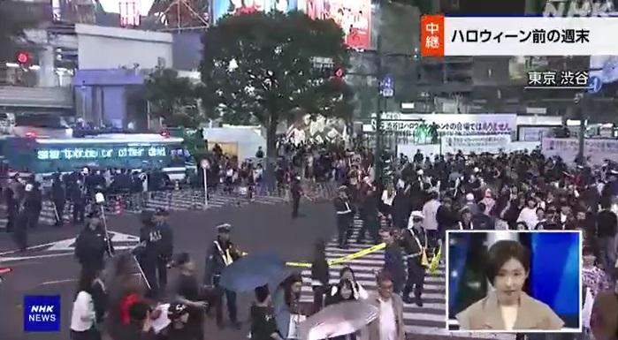 NHK報道，萬聖前周末，警方在澀谷車站前加強疏導人潮。(互聯網)