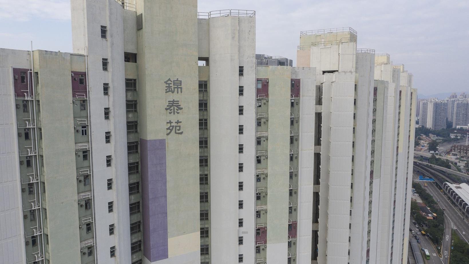 馬鞍山區本月暫錄約21宗二手成交，居屋錦泰苑佔約1宗，兩房中層房以居二價448萬易手，呎價8,854元。