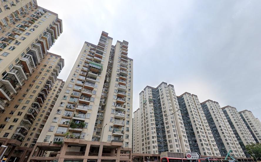 美孚64歲婦自縊亡，胞姊偕鎖匠開門揭發。(Google Map)