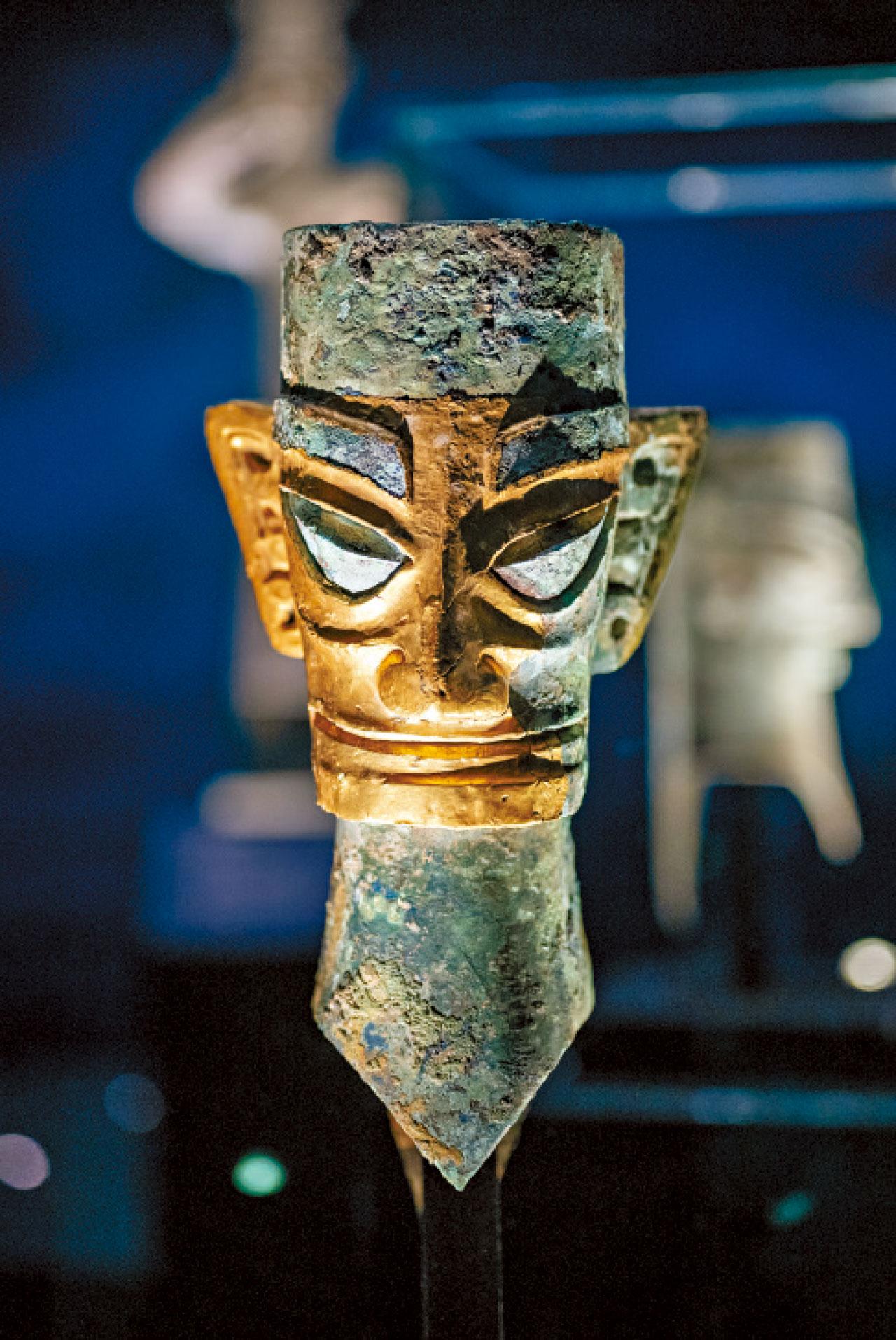 人頭像戴金面罩 未知何解