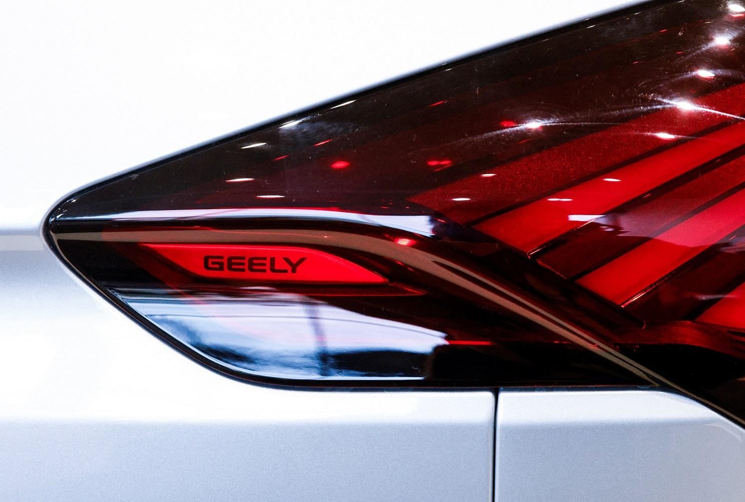 企業數據｜吉利汽車上月銷量增31% 