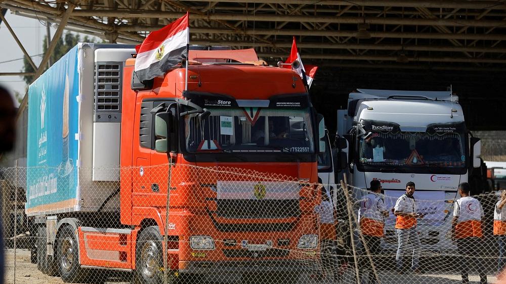 加沙通往埃及的邊境開放，載有物資貨車進入加沙。(路透社)