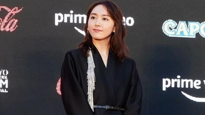 東京國際電影節｜新垣結衣 菜菜緒全黑行紅地氈