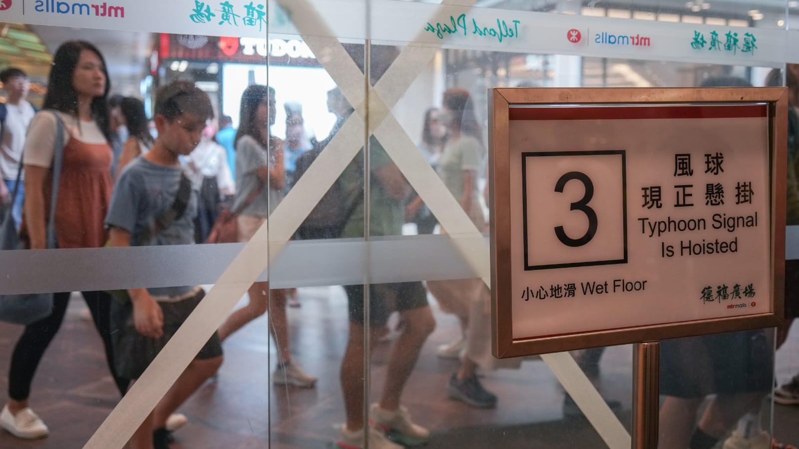 颱風小犬｜天文台：三號強風信號至少維持至明早6時(李睿哲攝)