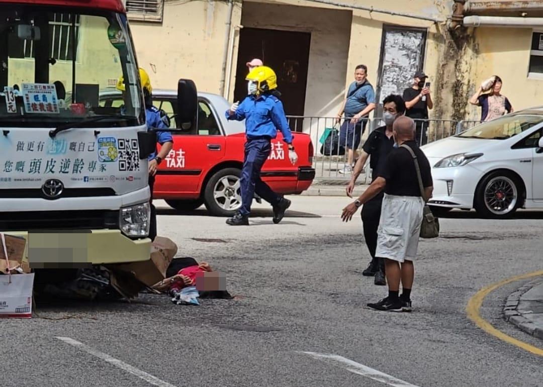 葵涌老婦推手推車過馬路捱紅Van撞　頭傷送院