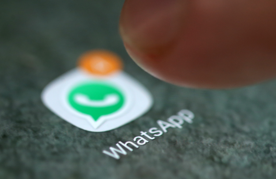 77歲翁墮WhatsApp騙局失1140萬  被誘用虛假投資App (路透社資料圖片)