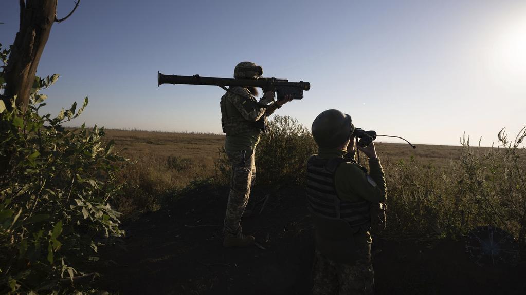 西方支援烏克蘭的武器及資金或因各地自身因素影響。(美聯社)