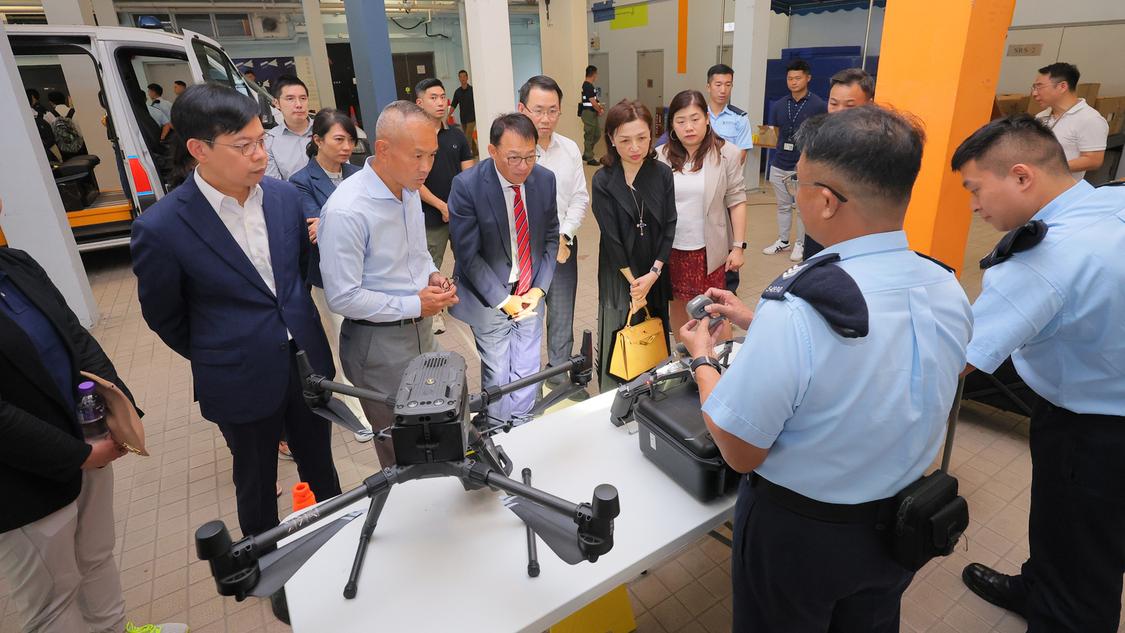 監警會到訪衝鋒隊　王沛詩：與市民難免有衝突會公平處理投訴