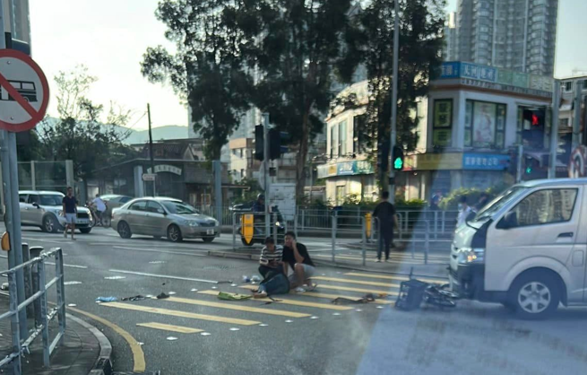 元朗大棠路79歲翁踩單車翁  捱客貨車撞不治。（香港突發事故報料區圖片）