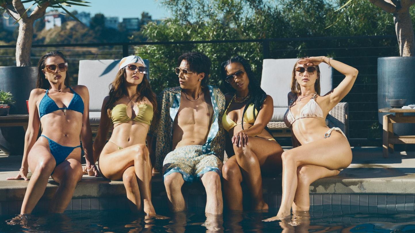 AK江𤒹生新歌MV美女名車伴住騷腹肌  Ian陳卓賢譜曲以激將法挑機飆高音