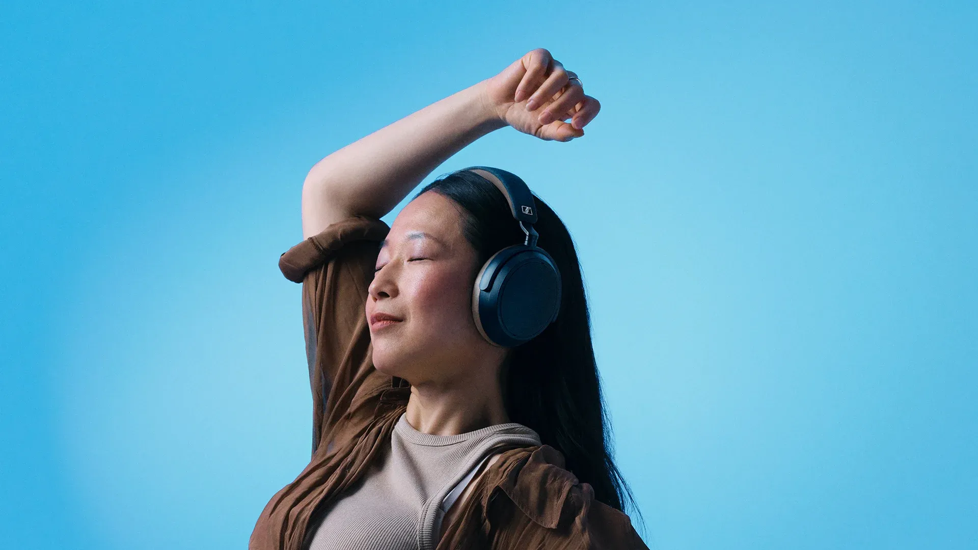 頭戴式耳機｜Sennheiser MOMENTUM 4 Wireless再出新色調 簡約造型兼個人化音色 等你體驗！