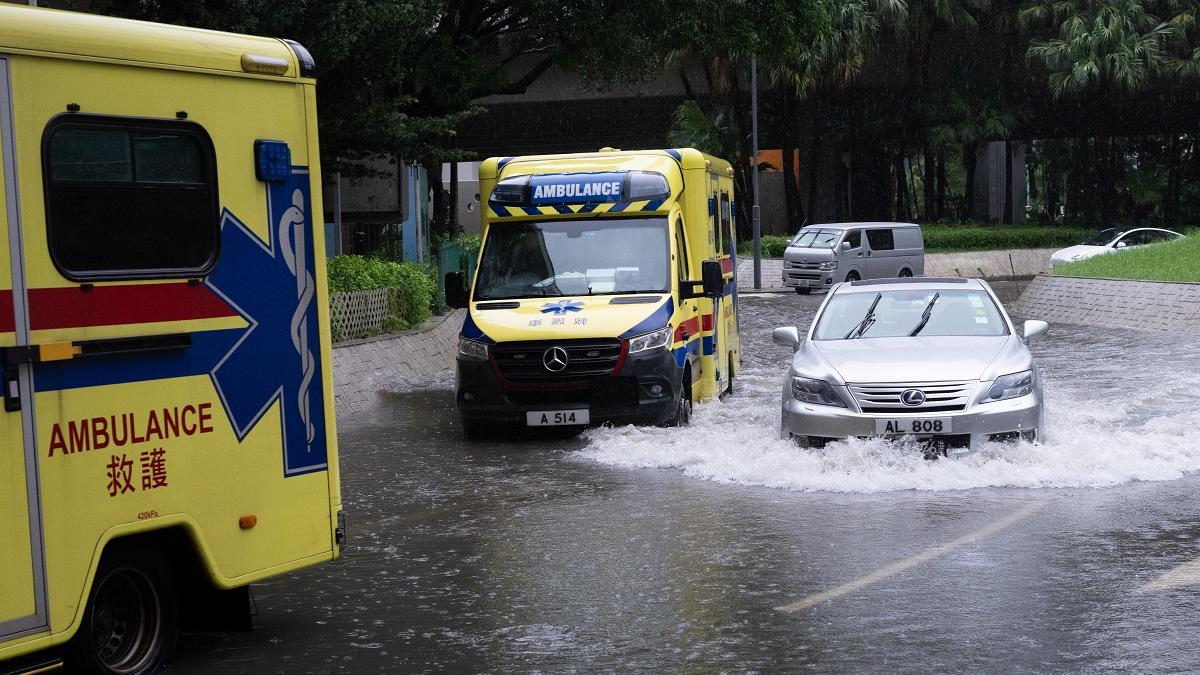本港以往在惡劣天氣下不時水浸。(資料圖片／陳奕釗攝)