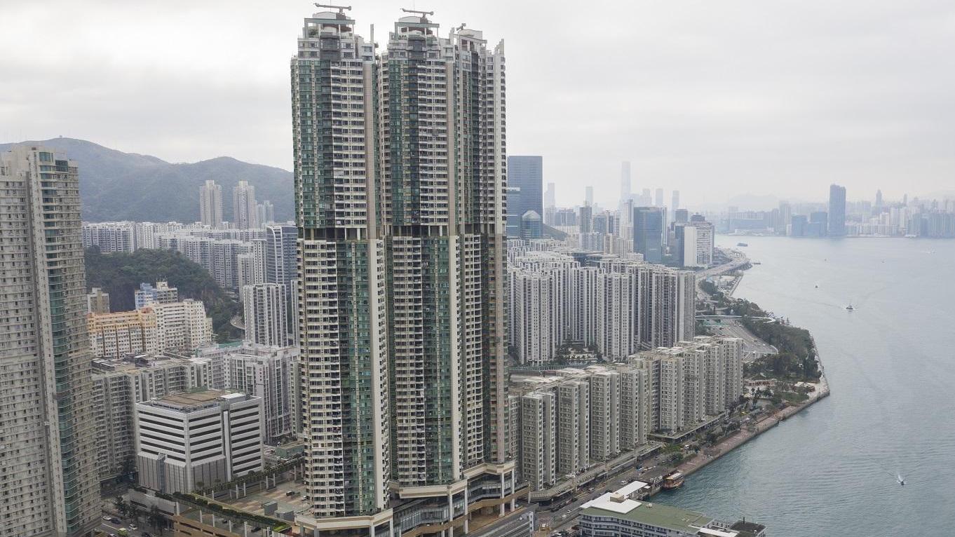 西灣河嘉亨灣本月暫錄3宗二手成交，屋苑最新錄海景套三房戶劈減逾一成易手的獲利成交個案。(資料圖片)