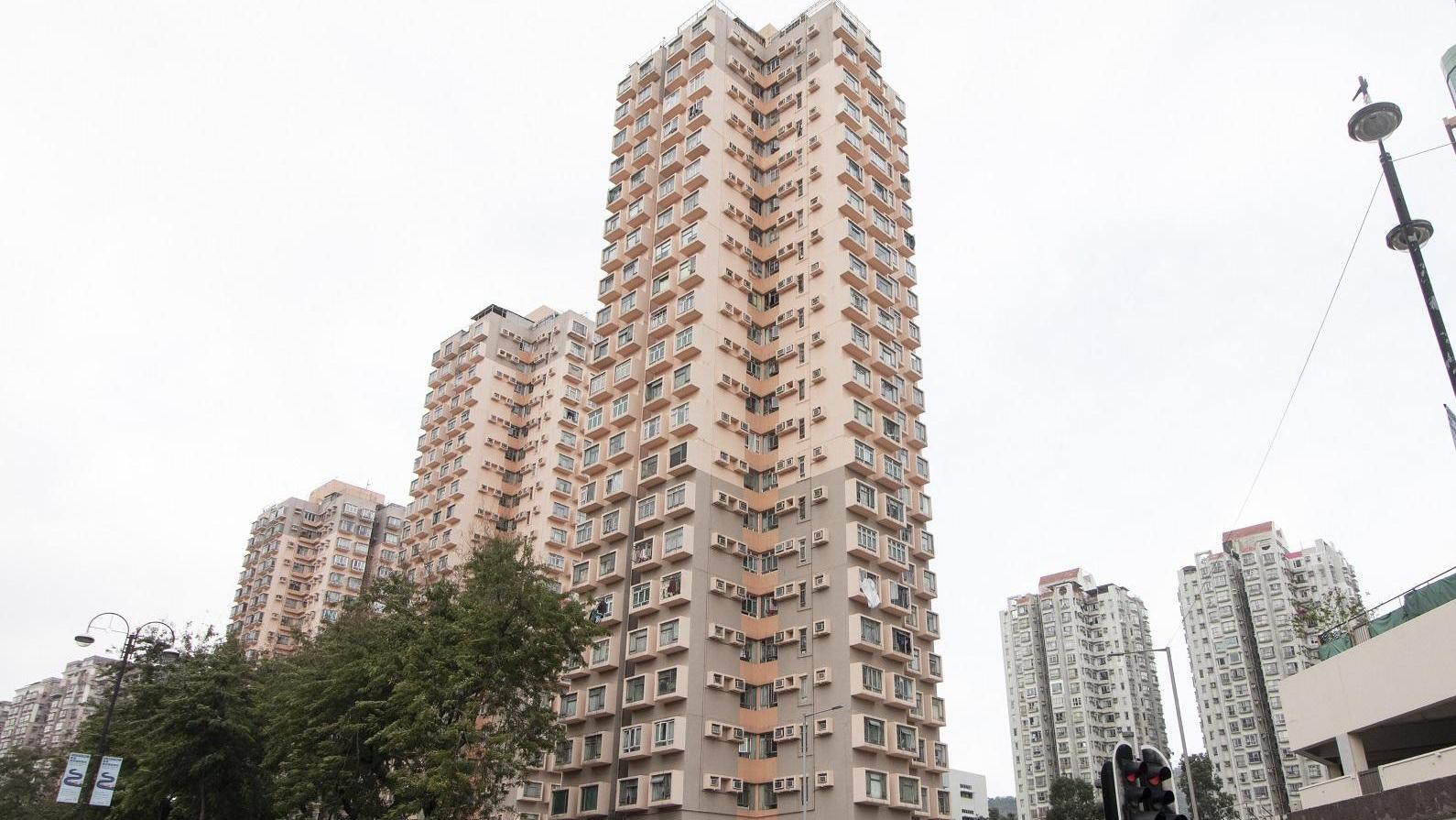 大埔上車屋苑翠怡花園低層兩房戶，獲同區上車準婚客以345萬元承接，樓價5年貶值55萬元。