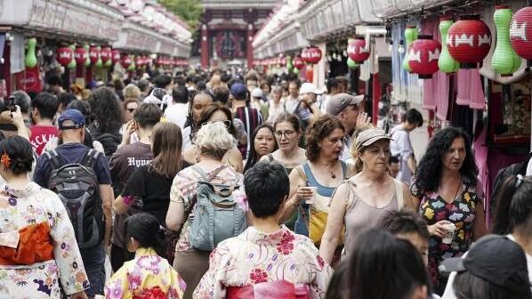 疫後大批遊客回流日本。(資料圖片)