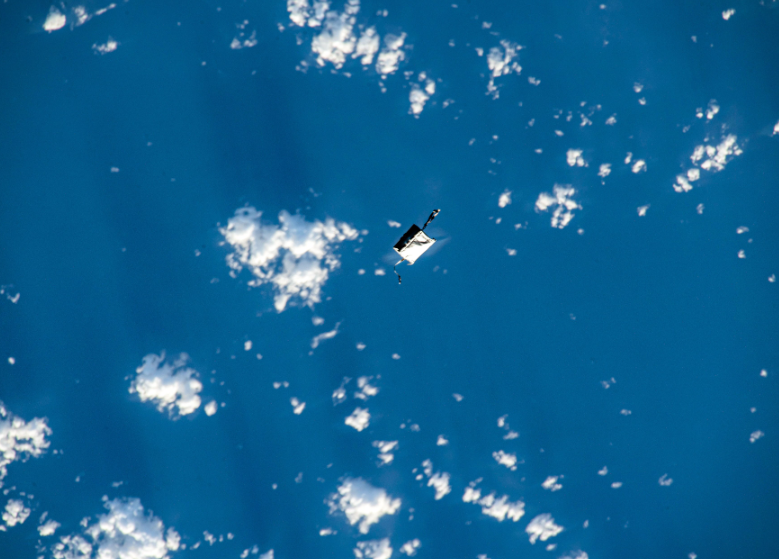 太空人艙外維修弄丟78萬元工具包  料明年3月進大氣層燒灰